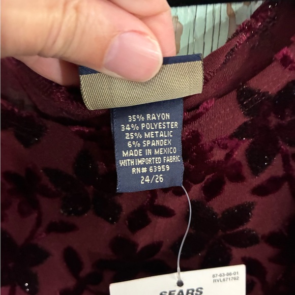 Laura Scott burgundy velvet floral tank top - Picture 4 of 6